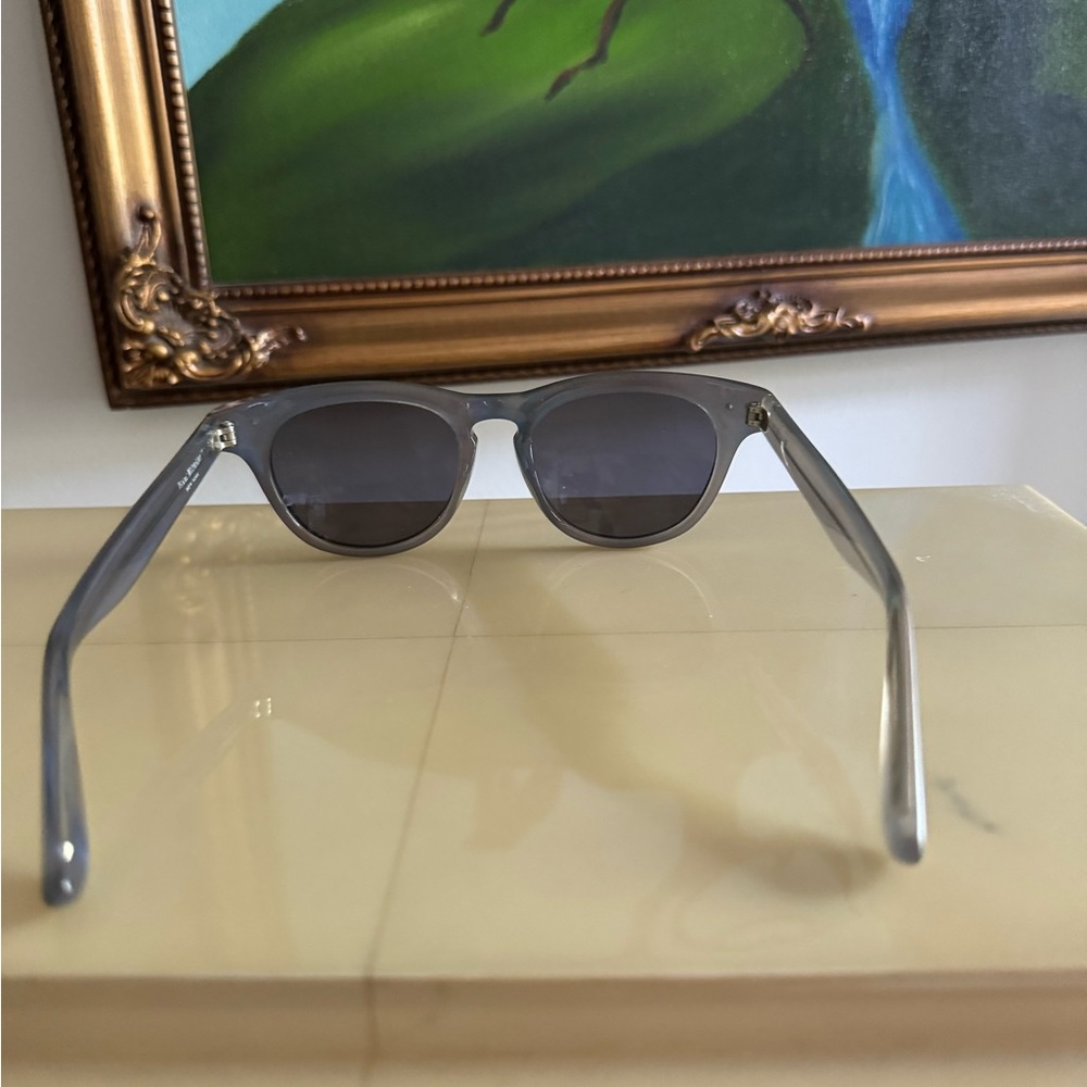 Isaac Mizrahi Sunglasses Light gray/taupe frame good cond.no scratches.BUY NOW - Picture 3 of 7